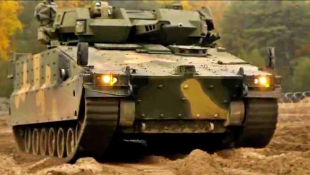 Wojsko testuje w Nowej Dębie koreański wóz piechoty AS21 Redback