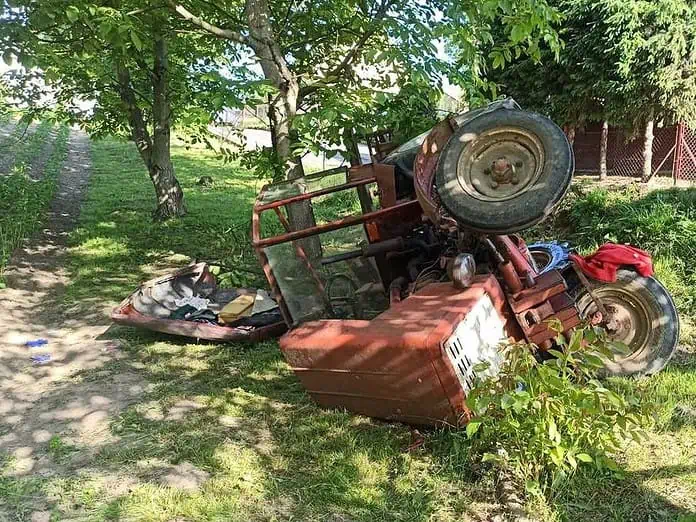 Wypadek traktora w Soninie. Ranne rodzeństwo