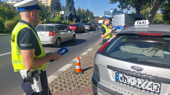 Policja sprawdza spaliny