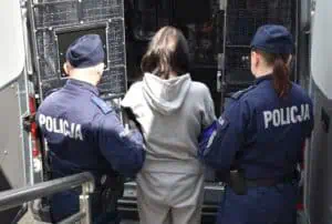 Odmówiła pożyczenia 3 zł. 28-latka rzuciła się na seniorkę z nożem